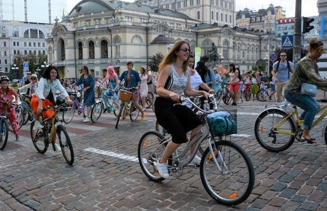 Киян запрошують на велопарад дівчат: що відомо