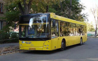 У Києві горів міський автобус, відео