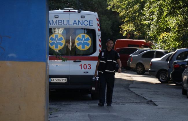 В Киеве произошло убийство: женщина зарезала мужчину во время застолья