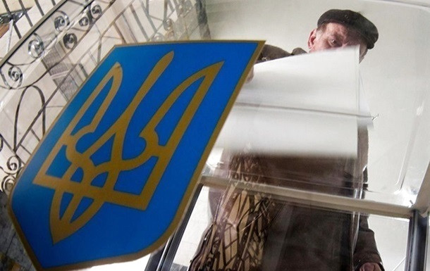Вибори в Раду: на Донеччині зафіксували спробу фальсифікації, фото й відео
