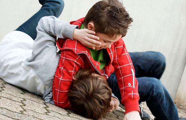 Зверски избил однокласника: подростку присудили 100 тисяч за буллинг