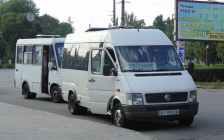 Під Києвом зухвалий водій маршрутки не на жарт розлютив пасажирів