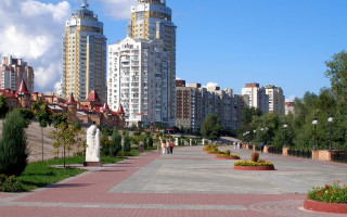 На столичній Оболоні скасували зупинку громадського транспорту: що потрібно знати киянам