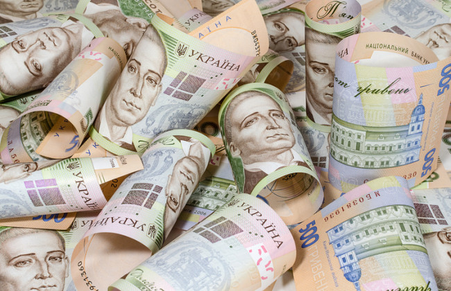 Новые пенсии и рост минимальной зарплаты: какие изменения ждут украинцев