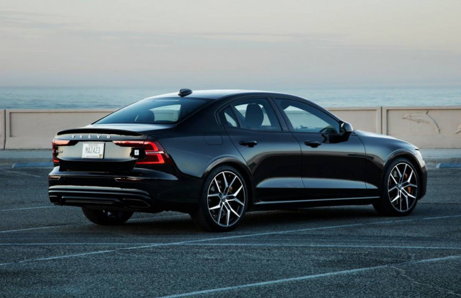 Плавиться і горить: Volvo відкликає всі автівки з дефектом, список моделей