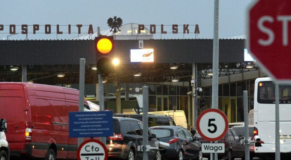 У Польщі затримали українця, який постачав заробітчанам фальшиві документи