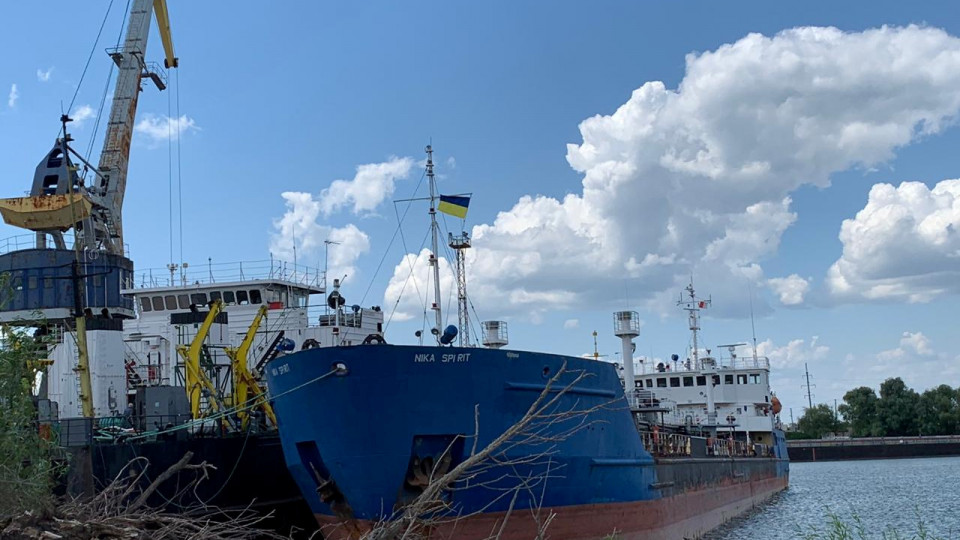 Моряки із затриманого танкера РФ відмовились з’являтися на допит в Україну
