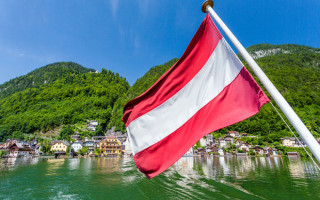 Украинские заробитчане смогут достойно зарабатывать еще в одной стране: подробности