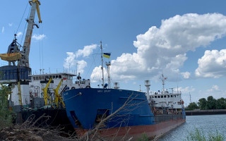 Моряки із затриманого танкера РФ відмовились з’являтися на допит в Україну