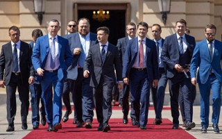 У Зеленского анонсировали административную реформу