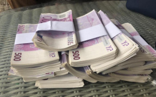 «Накрили» дилерів: у Києві затримали кримінальну групу, що збувала фальшиві євро