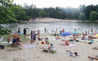 В Киеве водолазы подняли со дна озера тело парня