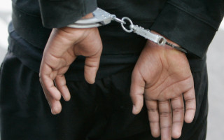 Пенсіонер-рецидивіст ледве не вбив товариша сокирою: потерпілий у важкому стані