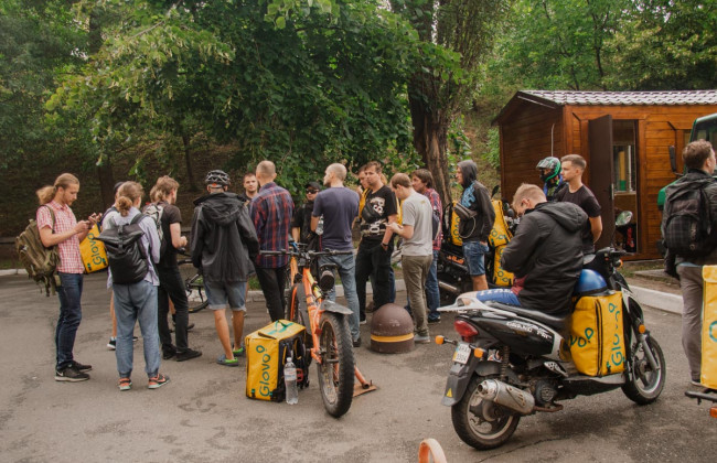 Боротьба за трудові права: працівники Glovo вийдуть на акцію солідарності кур’єрів