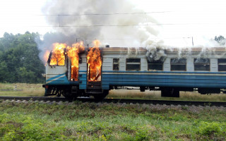 На ходу спалахнула електричка з пасажирами на Вінниччині: відео, фото