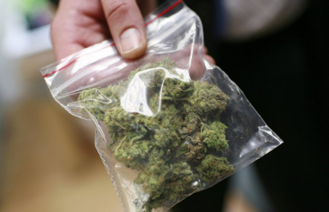 Сімейний бізнес: батько і син збували наркотики в центрі Києва