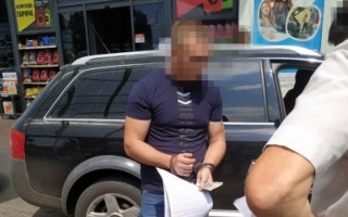 На Миколаївщині адвокат погорів на хабарі: є подробиці