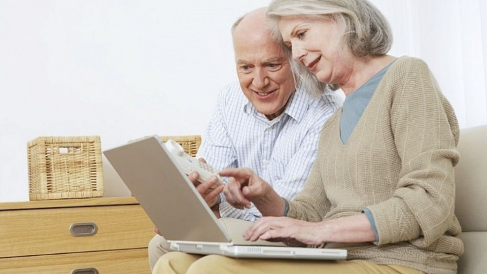 Електронне пенсійне посвідчення: чим вигідне і як його отримати