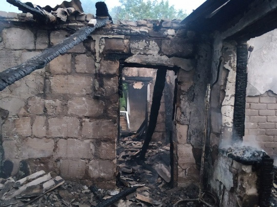 Згорів вщент: під Миколаєвом спалахнула пожежа у будинку