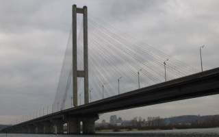 У Києві на місяць частково перекриють міст: що трапилося