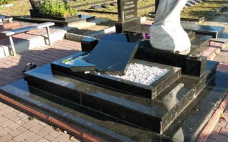 На Житомирщині вандали розгромили надгробні пам’ятники бійцям АТО