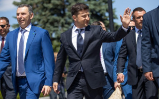 Зеленский уговорил мажоритарщика дать 175 миллионов на дорогу