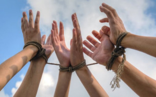 Організовував торгівлю дітьми: в Молдові затримали українця