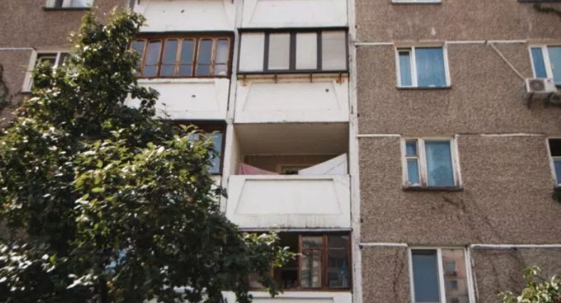 Трагедия в Киеве: парень спрыгнул с балкона многоэтажки