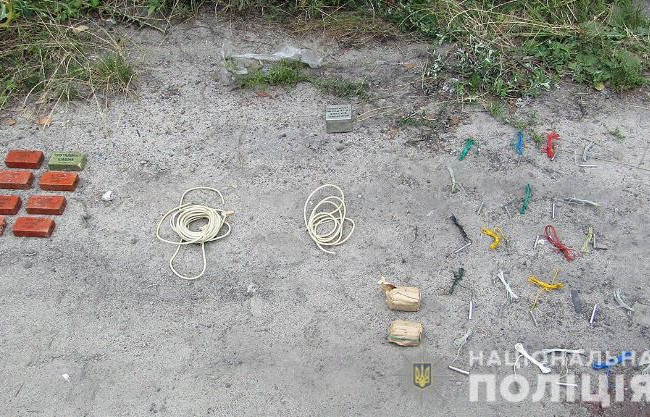 Взрывом гранаты оторвало руку: в Житомирской области пострадал мужчина