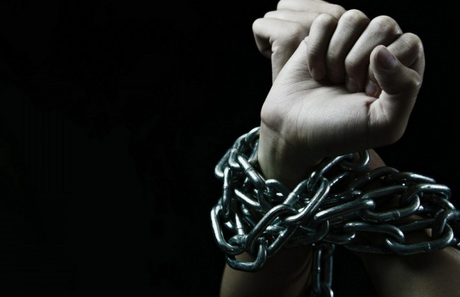 На Сумщині посадили батька, який приковував ланцюгом хворого сина