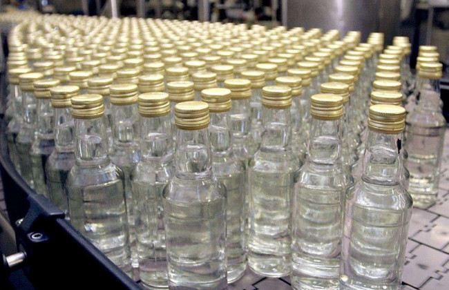 Налагодив підпільний цех з виготовлення алкоголю: поліція затримала зловмисника