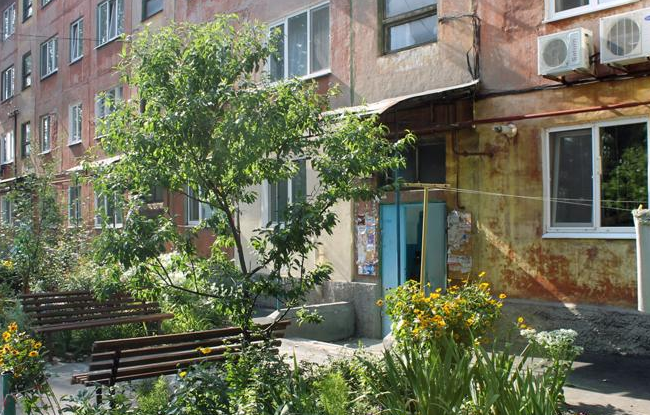 Выборы в Раду: в подъезде многоэтажки обнаружили заполненные бюллетени