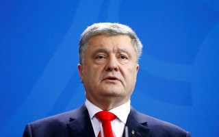 ДБР відкрило кримінальне провадження щодо відпочинку Порошенка на Мальдівах