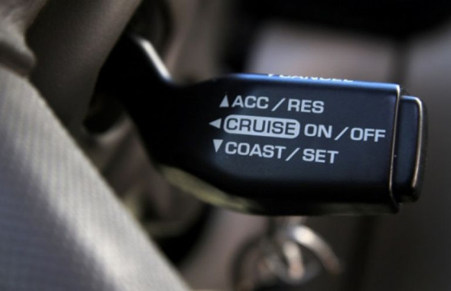 Стало известно, опасен ли круиз-контроль во время дождя