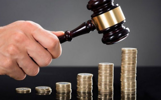 Суддям — мінімалка: громадяни обговорюють майбутнє зарплат служителів Феміди