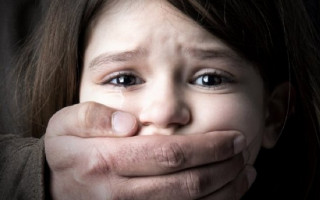 В Житомирській області вітчим зґвалтував падчерку