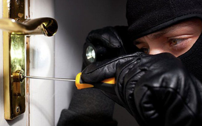 У Львівській області невідомі пограбували прокурора