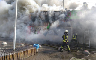 На столичному ринку спалахнула масштабна пожежа: подробиці