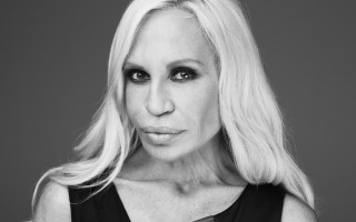 Донателла Версаче купила виллу с 20 спальнями, а Шер продает поместье за $115 миллионов: новости шоубиза