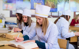 У Дніпрі іноземці прийшли на державний іспит із фальшими паспортами