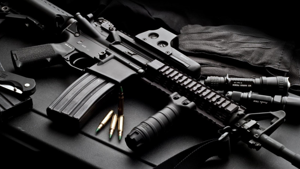 Хто та як може придбати зброю в Україні