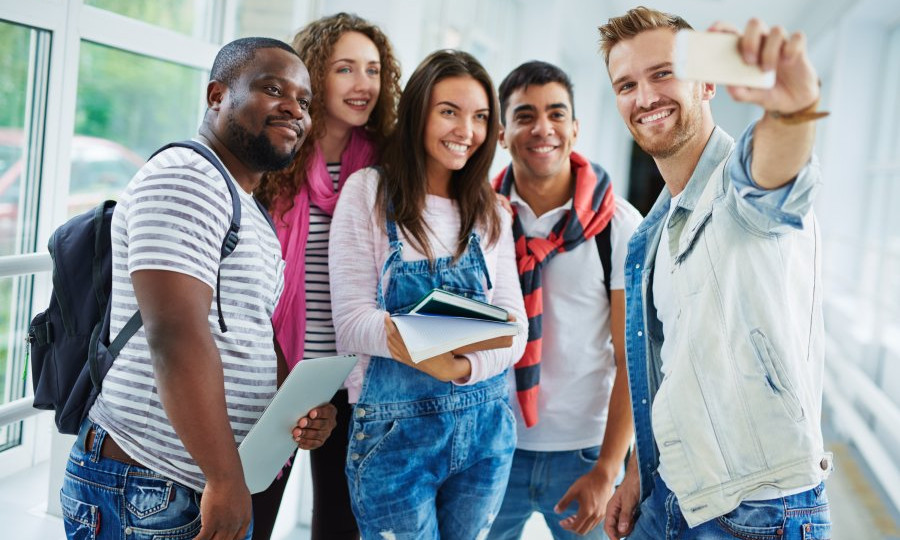 Іноземних студентів побільшає: ДРС зупинила дискримінаційну норму
