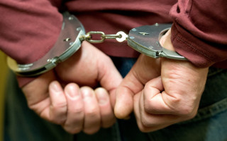 В Ровно суд постановил взять под стражу серийного насильника