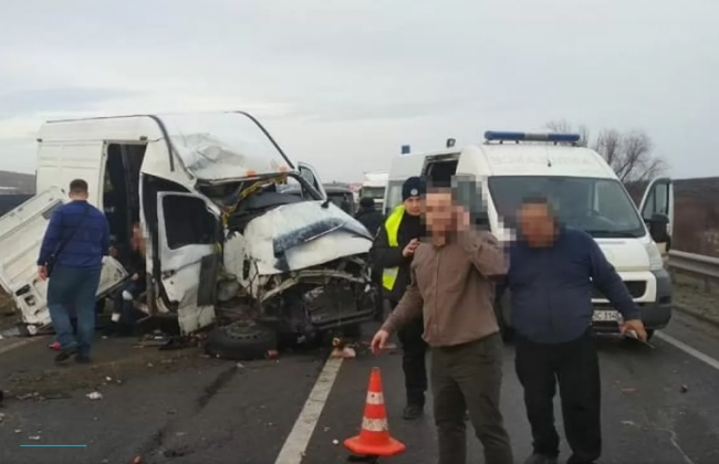 Трагедія на трасі Київ-Чоп: в ДТП загинули дві людини