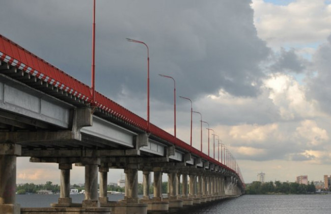 Прокуратура шукає винних у розкраданні грошей, виділених для ремонту мосту в Дніпрі