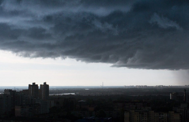 У Києві та області оголосили штормове попередження