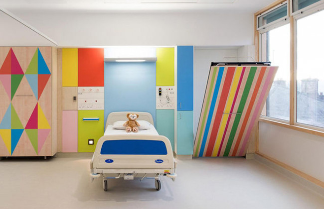 Детские больницы будут ремонтировать по-новому: в палатах появятся места для родителей