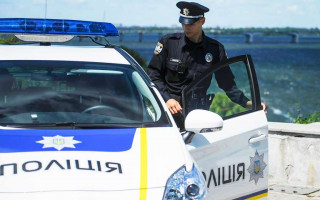 У Дніпрі серед ночі розстріляли автомобіль: нападників затримали