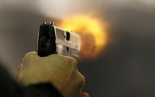 В Днепре группа мужчин обстреляла автомобиль: подробности и видео