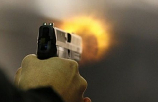 В Днепре группа мужчин обстреляла автомобиль: подробности и видео